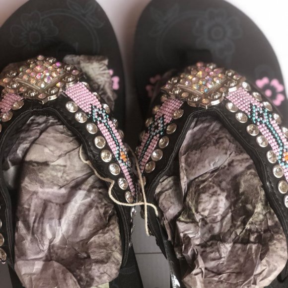 Montana West Aztec Hand Beaded Flip Flops - Picture 5 of 7
